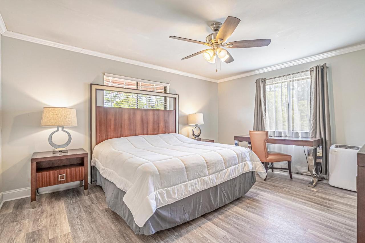 Serendipity Bed & Breakfast Миртъл Бийч Екстериор снимка